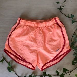 NIKE tempo women’s running shorts orange size S